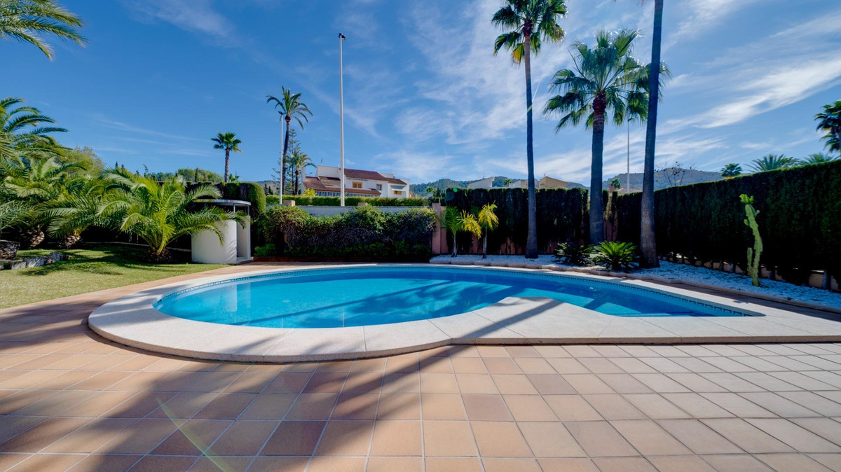 7 Bed Townhouse for sale in Benidorm Costa Blanca, Alicante, Spain