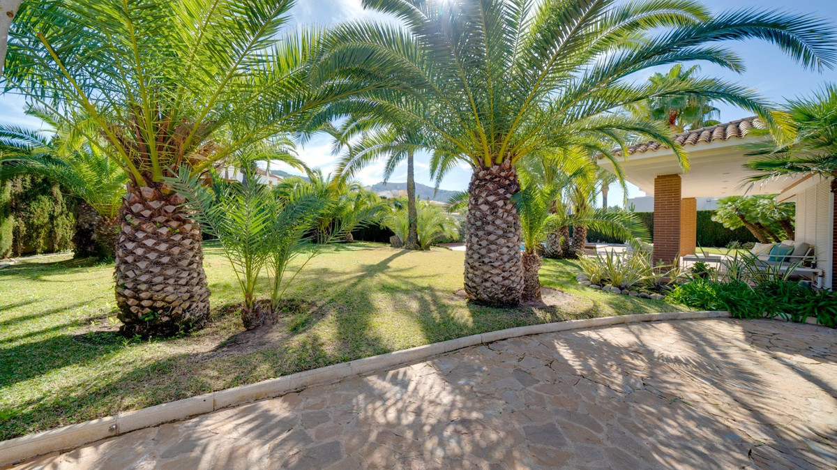 7 Bed Townhouse for sale in Benidorm Costa Blanca, Alicante, Spain