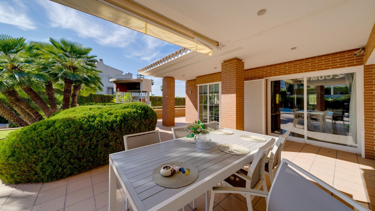 7 Bed Townhouse for sale in Benidorm Costa Blanca, Alicante, Spain