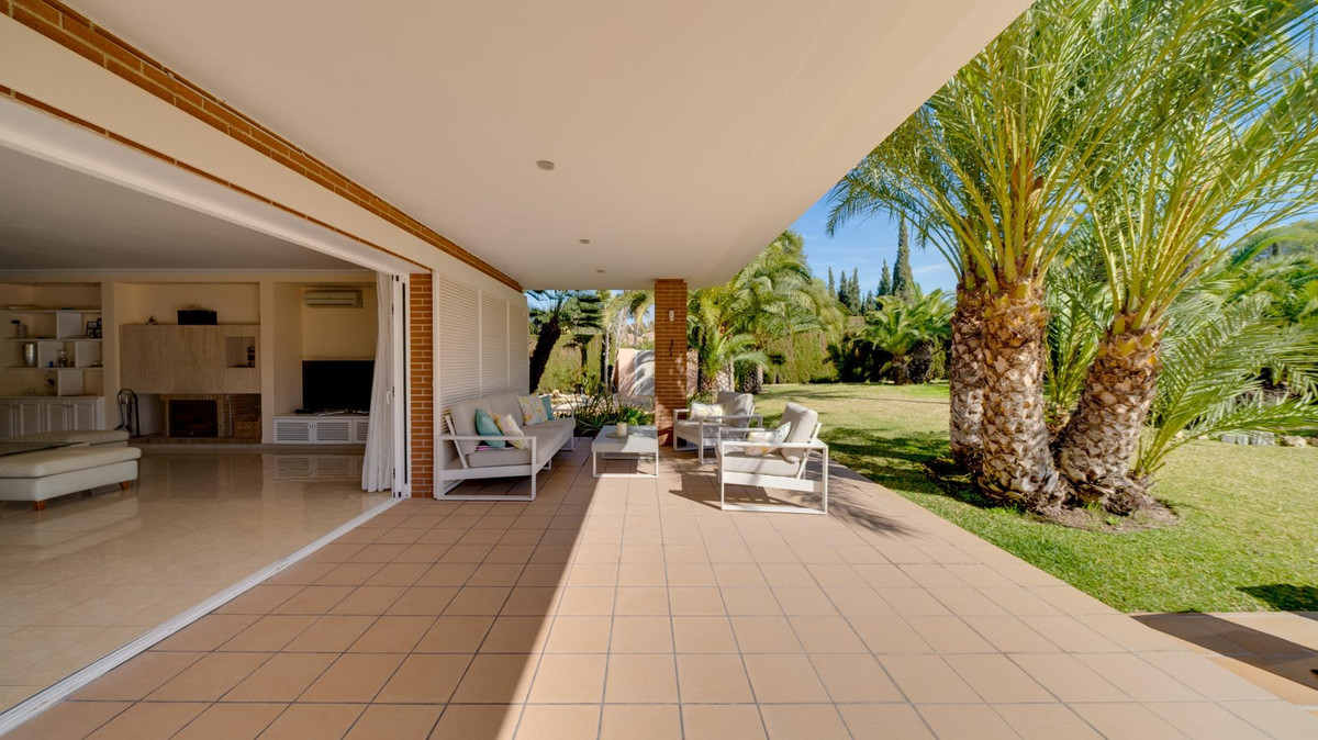 7 Bed Townhouse for sale in Benidorm Costa Blanca, Alicante, Spain