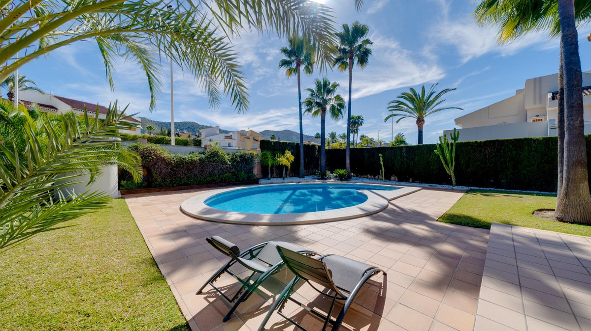 7 Bed Townhouse for sale in Benidorm Costa Blanca, Alicante, Spain