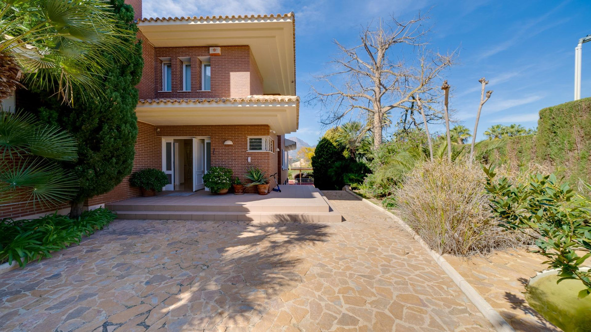 7 Bed Townhouse for sale in Benidorm Costa Blanca, Alicante, Spain