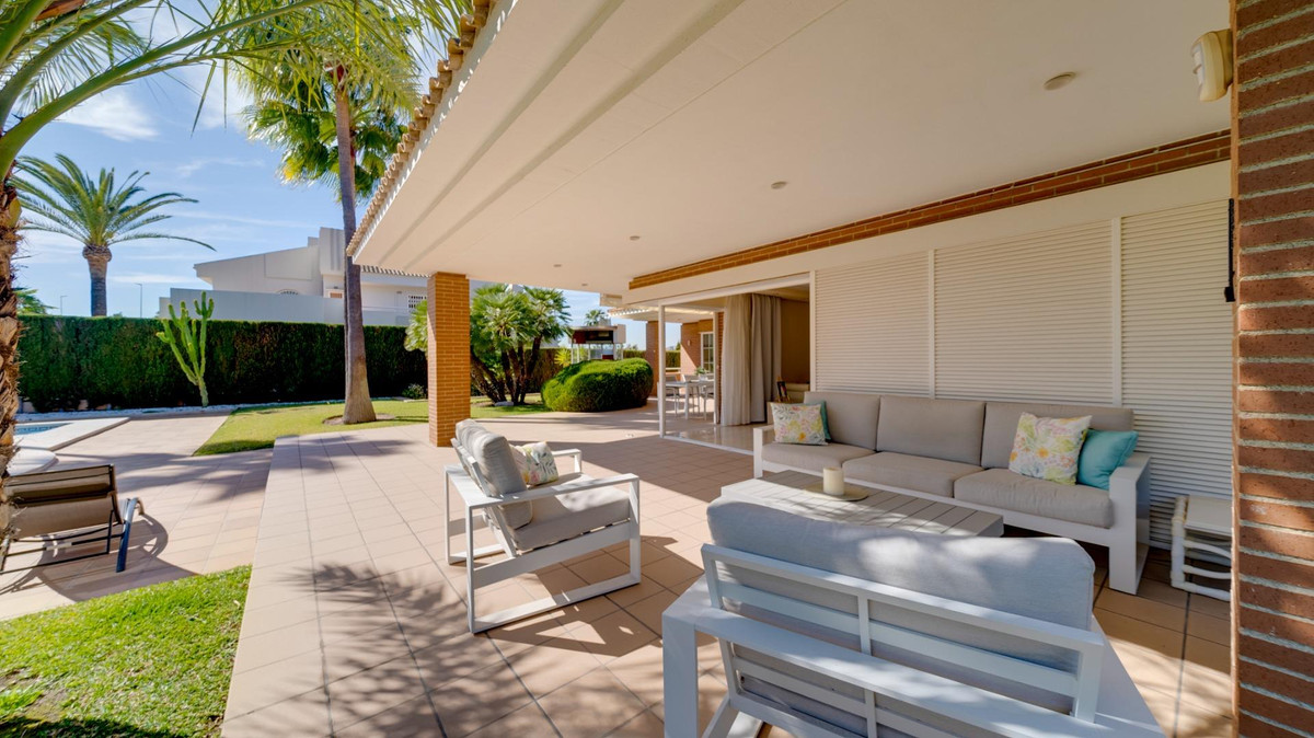 7 Bed Townhouse for sale in Benidorm Costa Blanca, Alicante, Spain