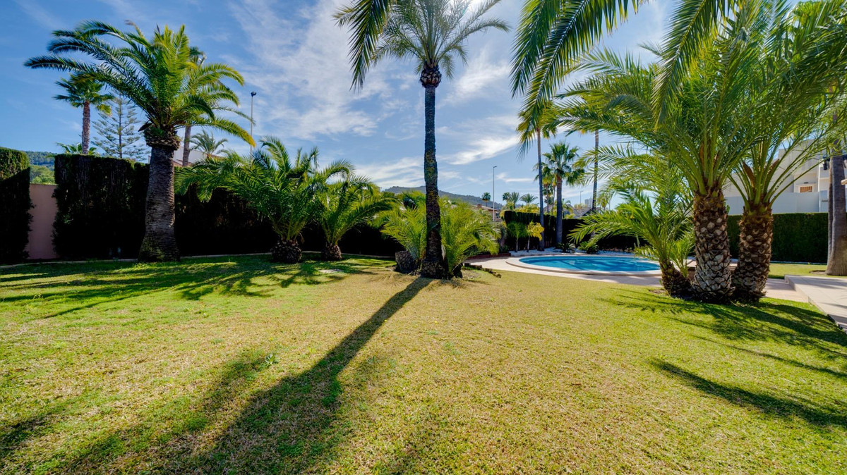 7 Bed Townhouse for sale in Benidorm Costa Blanca, Alicante, Spain