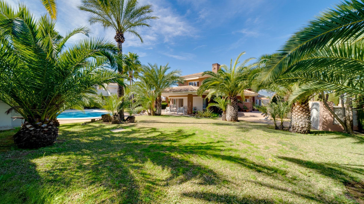 7 Bed Townhouse for sale in Benidorm Costa Blanca, Alicante, Spain