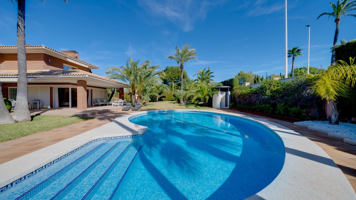 7 Bed Townhouse for sale in Benidorm Costa Blanca, Alicante, Spain