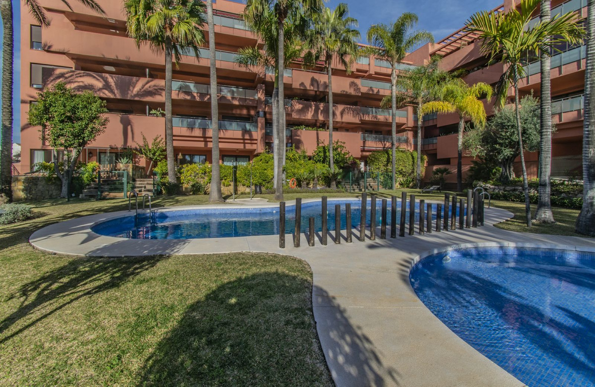 3 Bed Apartment for sale in New Golden Mile Costa Del Sol, Málaga, Spain