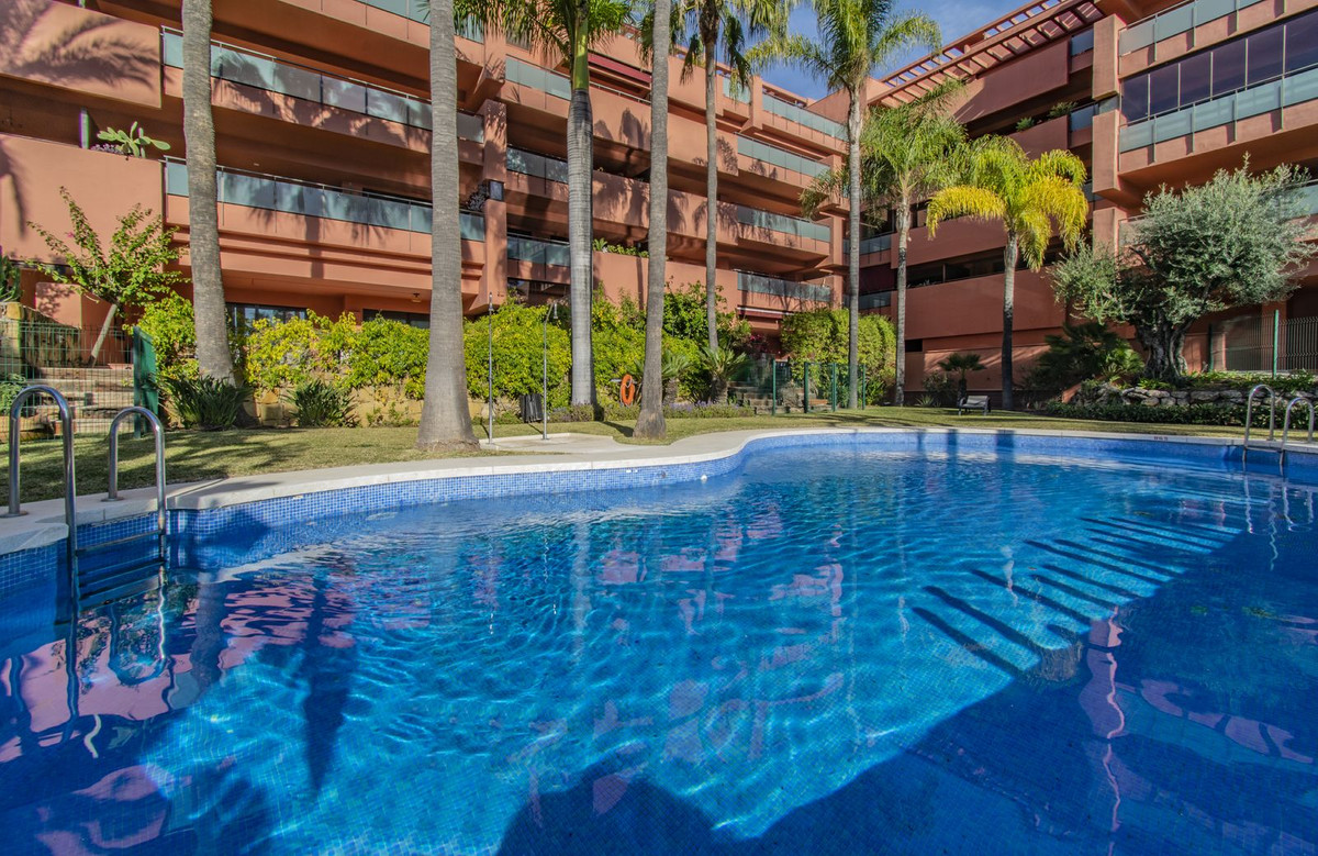 3 Bed Apartment for sale in New Golden Mile Costa Del Sol, Málaga, Spain