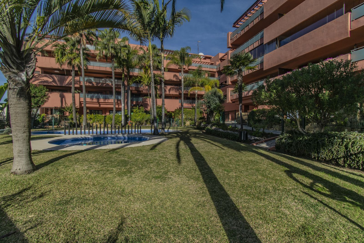 3 Bed Apartment for sale in New Golden Mile Costa Del Sol, Málaga, Spain