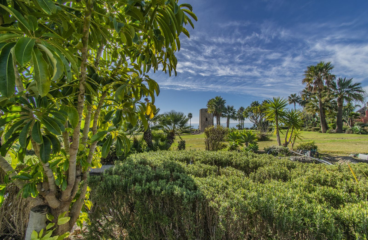 3 Bed Apartment for sale in New Golden Mile Costa Del Sol, Málaga, Spain