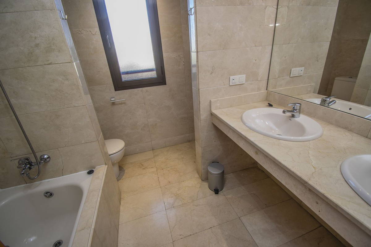 3 Bed Apartment for sale in New Golden Mile Costa Del Sol, Málaga, Spain