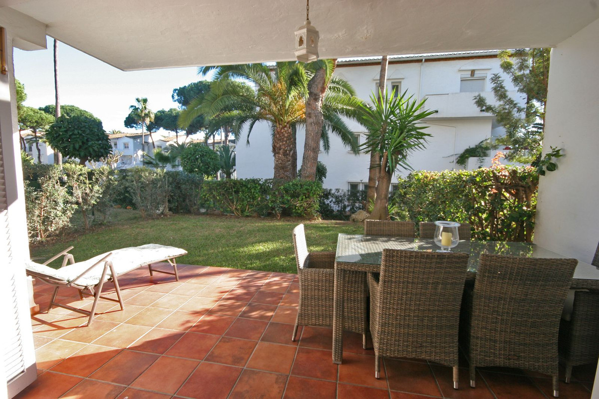 3 Bed Apartment for sale in Estepona Costa Del Sol, Málaga, Spain