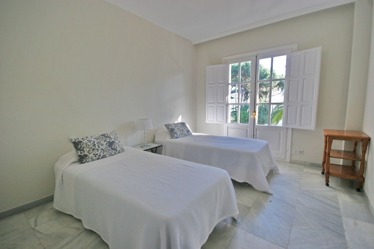 3 Bed Apartment for sale in Estepona Costa Del Sol, Málaga, Spain