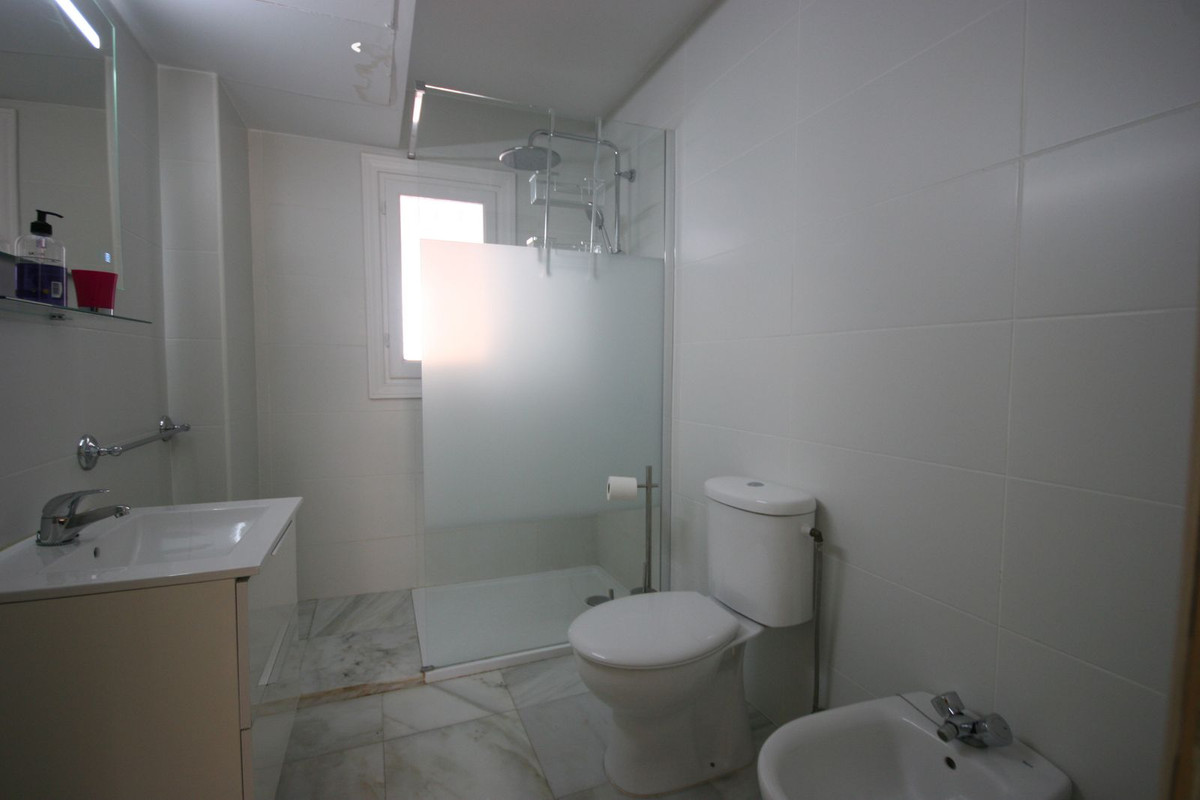 3 Bed Apartment for sale in Estepona Costa Del Sol, Málaga, Spain