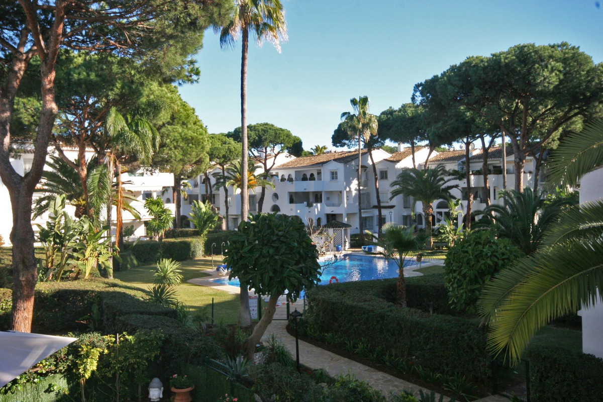 3 Bed Apartment for sale in Estepona Costa Del Sol, Málaga, Spain