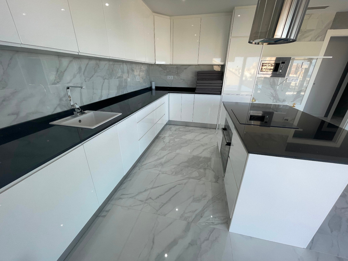 Se vende Villa - Chalet de 5 dormitorios en Costa Blanca, Alicante, España