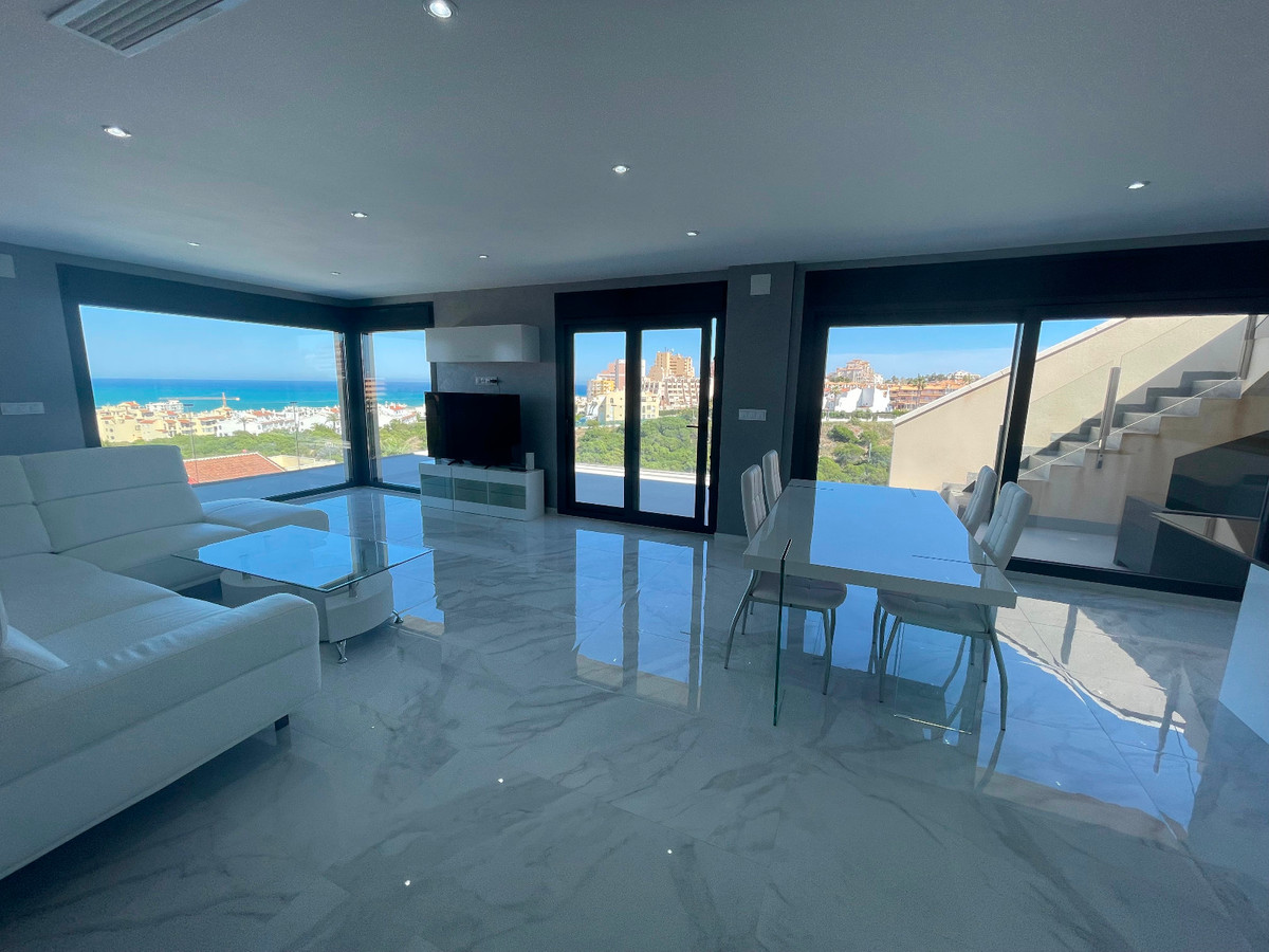Se vende Villa - Chalet de 5 dormitorios en Costa Blanca, Alicante, España