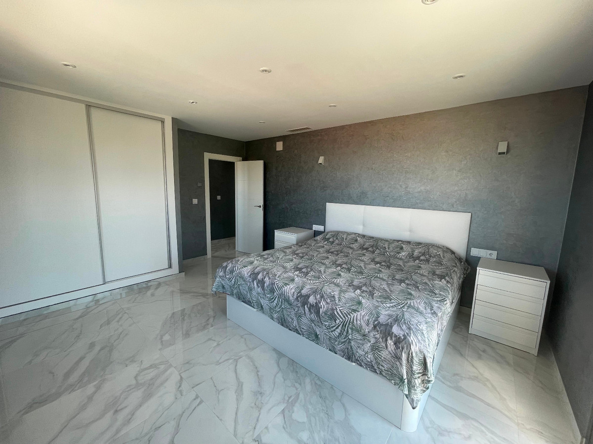 Se vende Villa - Chalet de 5 dormitorios en Costa Blanca, Alicante, España