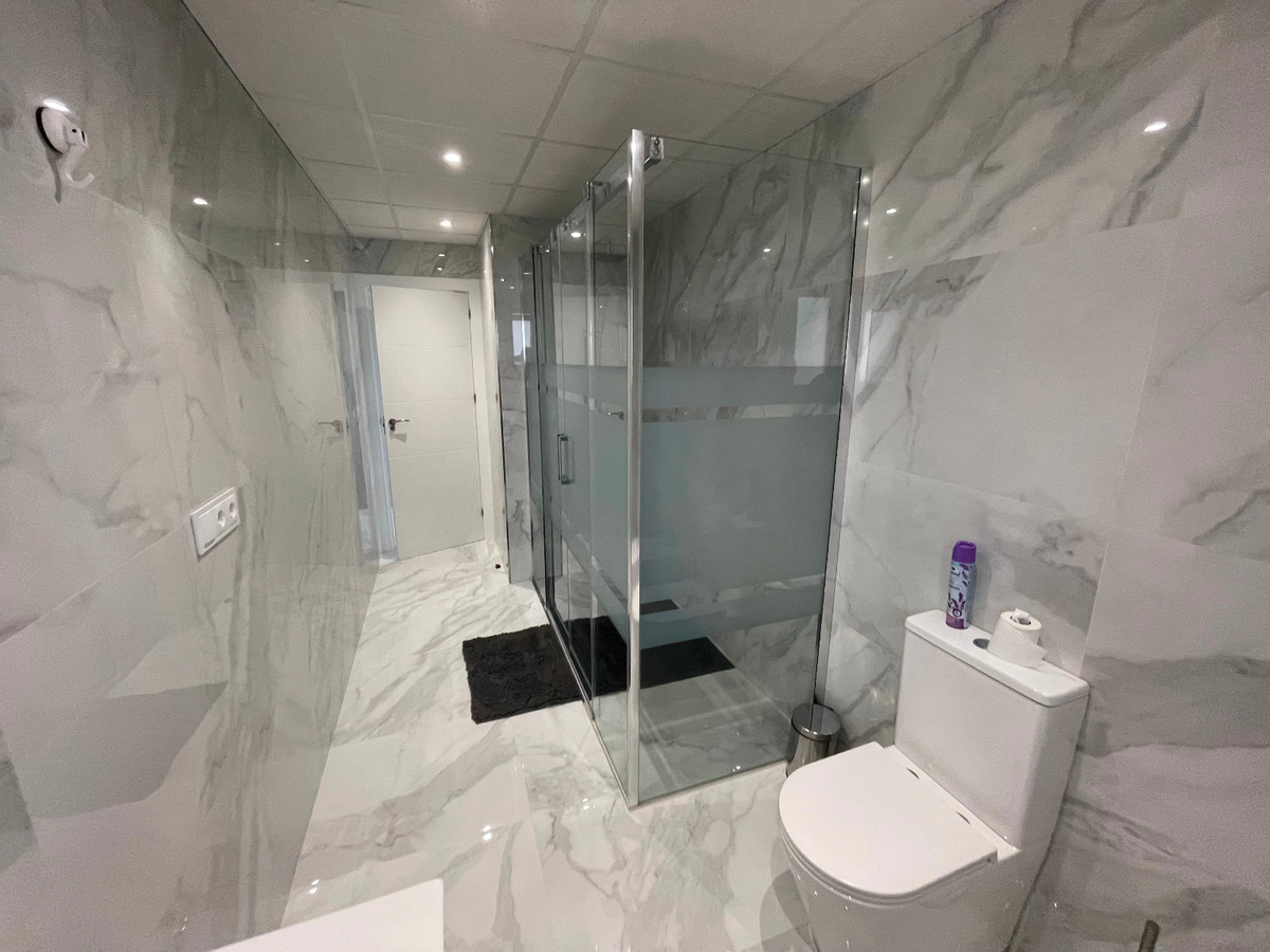 Se vende Villa - Chalet de 5 dormitorios en Costa Blanca, Alicante, España