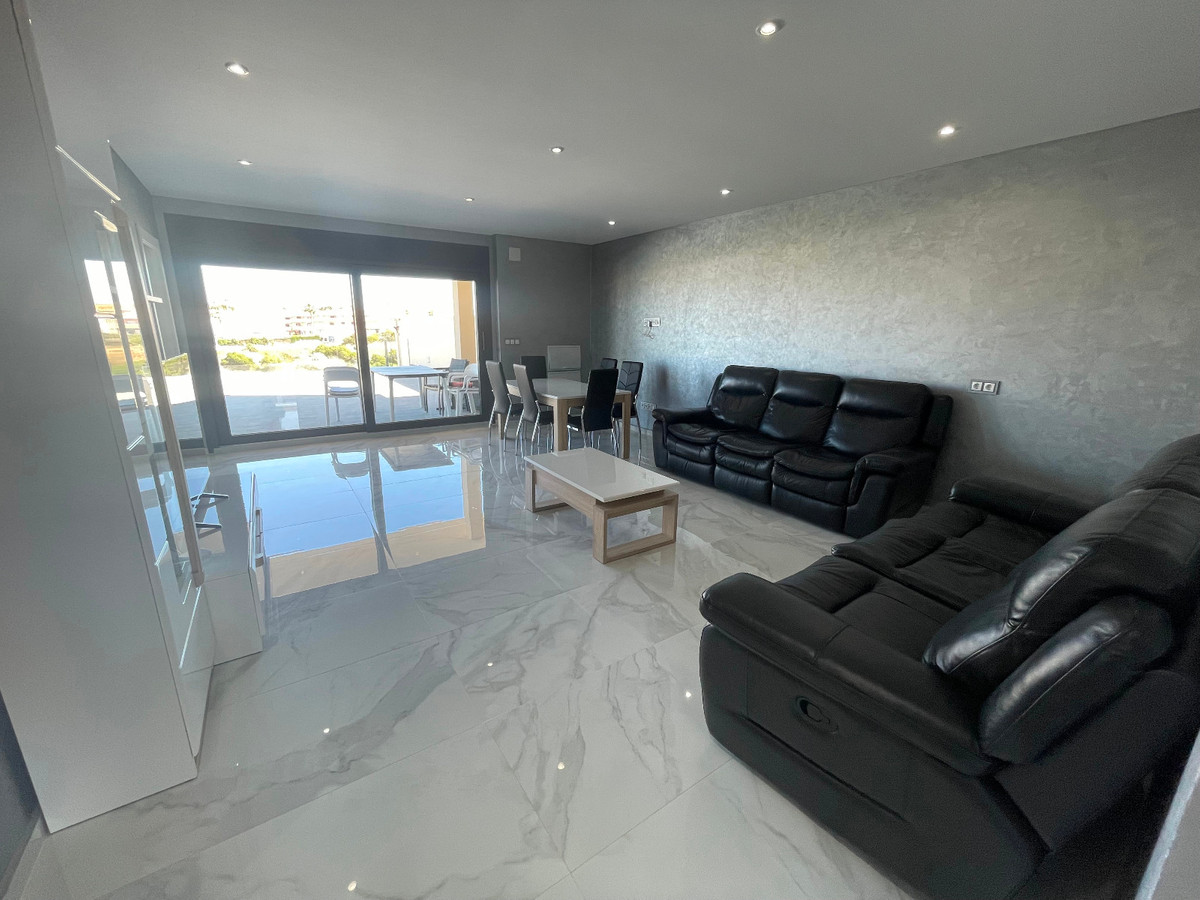 Se vende Villa - Chalet de 5 dormitorios en Costa Blanca, Alicante, España