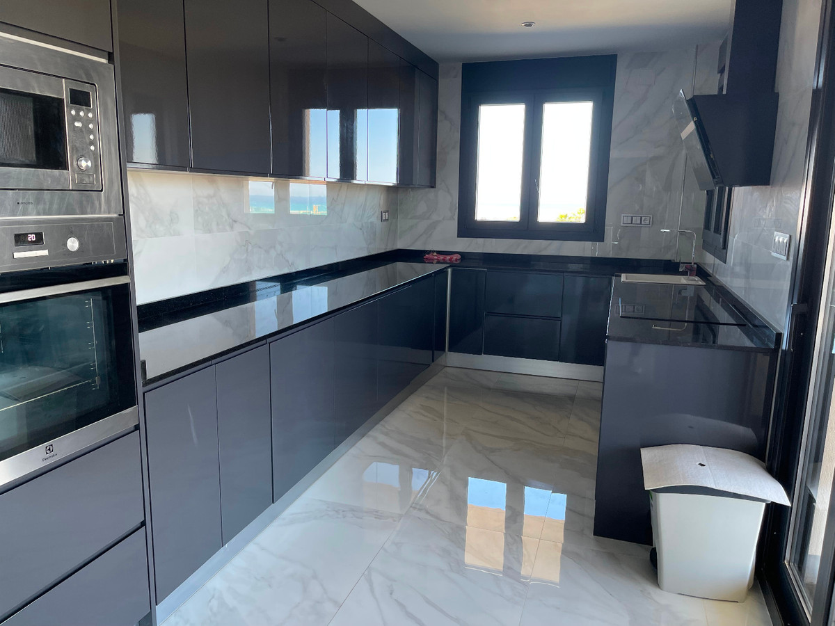 Se vende Villa - Chalet de 5 dormitorios en Costa Blanca, Alicante, España