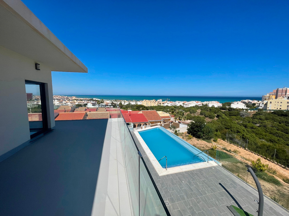 Se vende Villa - Chalet de 5 dormitorios en Costa Blanca, Alicante, España