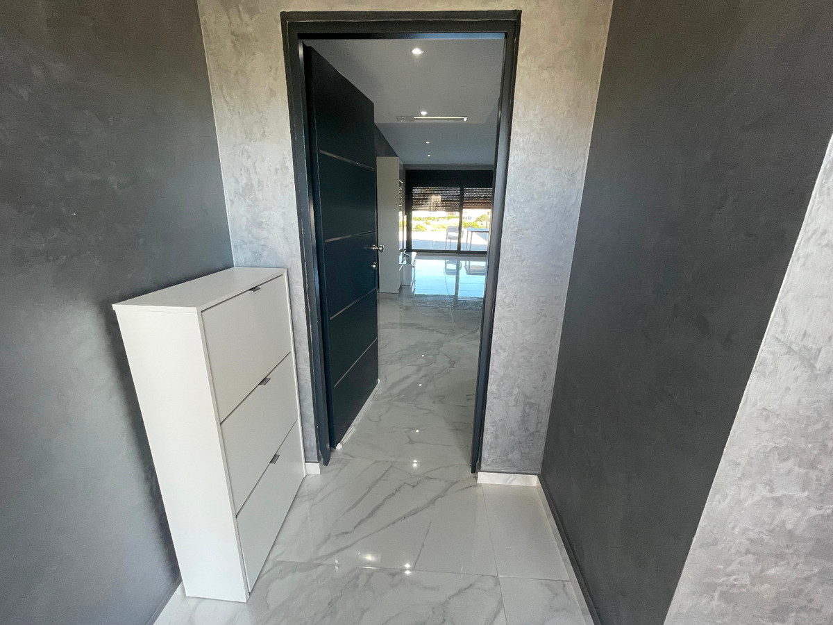 Se vende Villa - Chalet de 5 dormitorios en Costa Blanca, Alicante, España