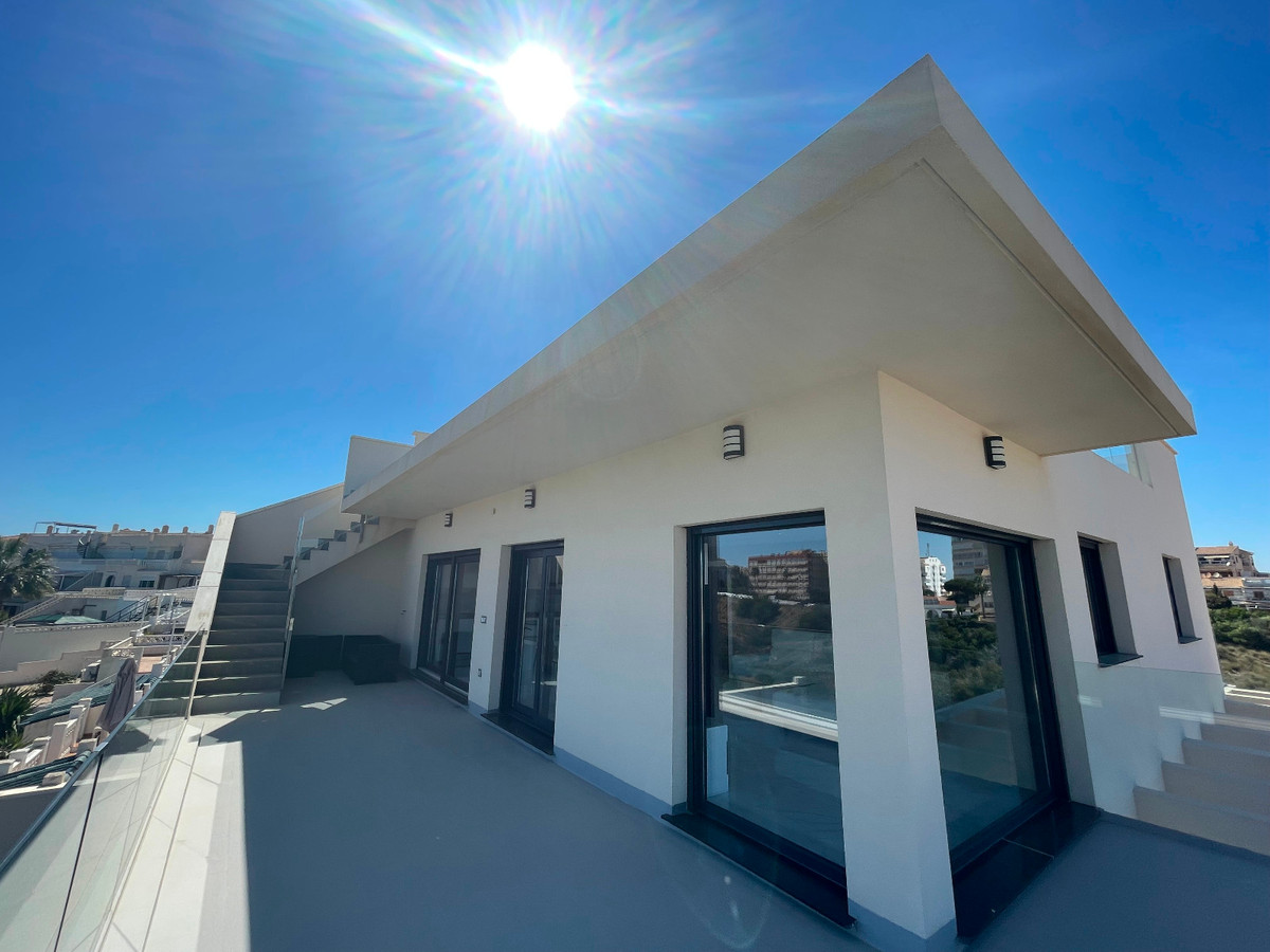 Se vende Villa - Chalet de 5 dormitorios en Costa Blanca, Alicante, España