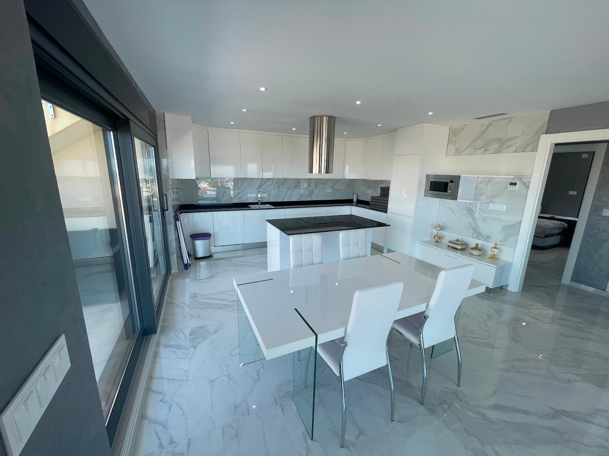 Se vende Villa - Chalet de 5 dormitorios en Costa Blanca, Alicante, España