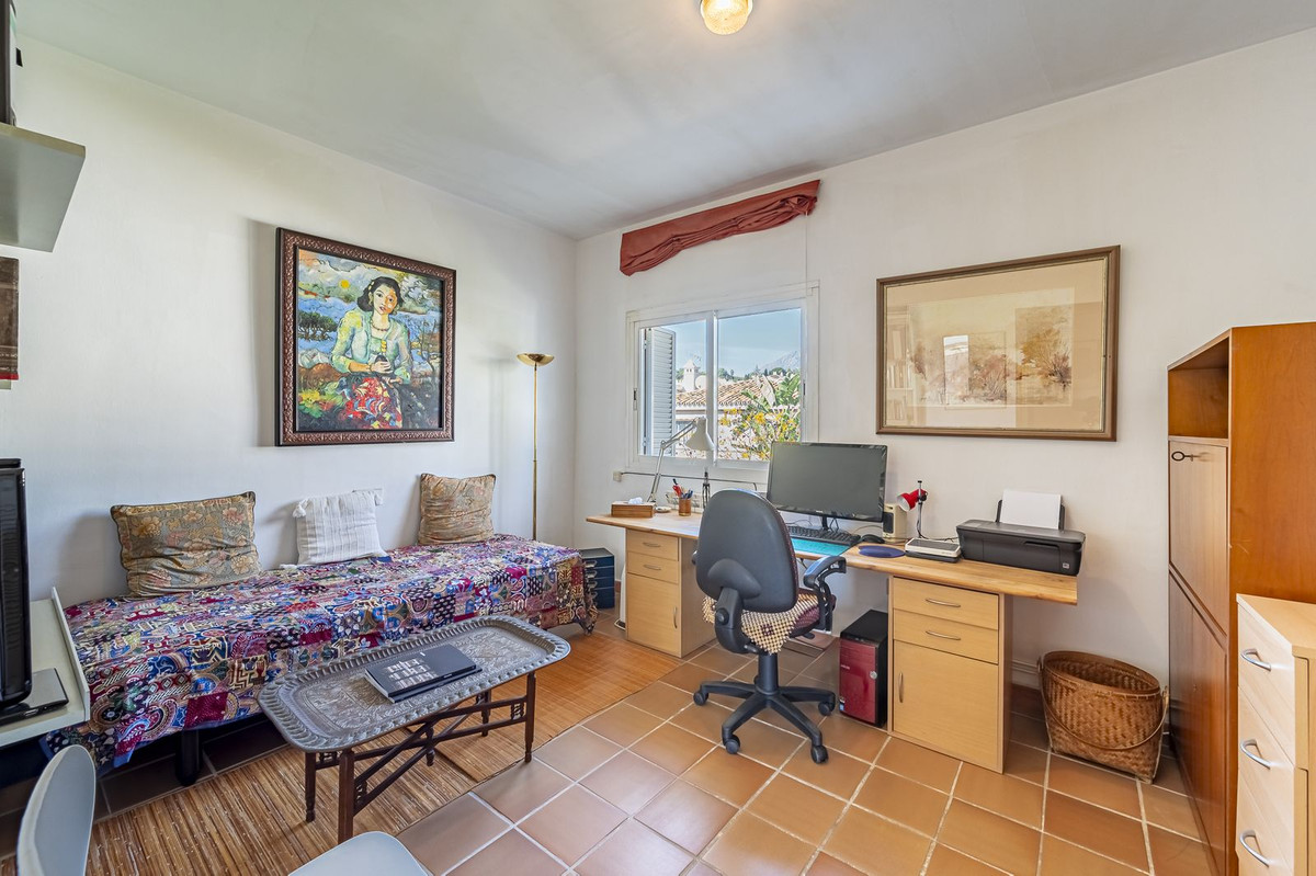 4 Bed Townhouse for sale in The Golden Mile Costa Del Sol, Málaga, Spain