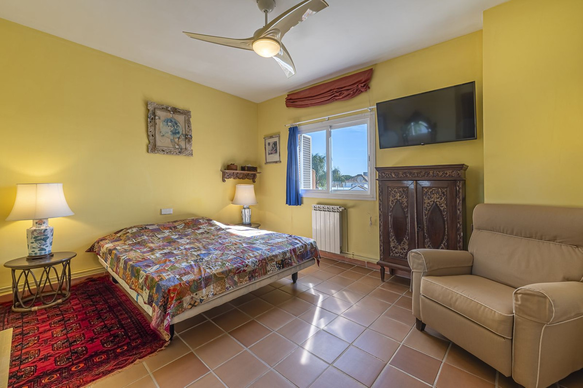 4 Bed Townhouse for sale in The Golden Mile Costa Del Sol, Málaga, Spain