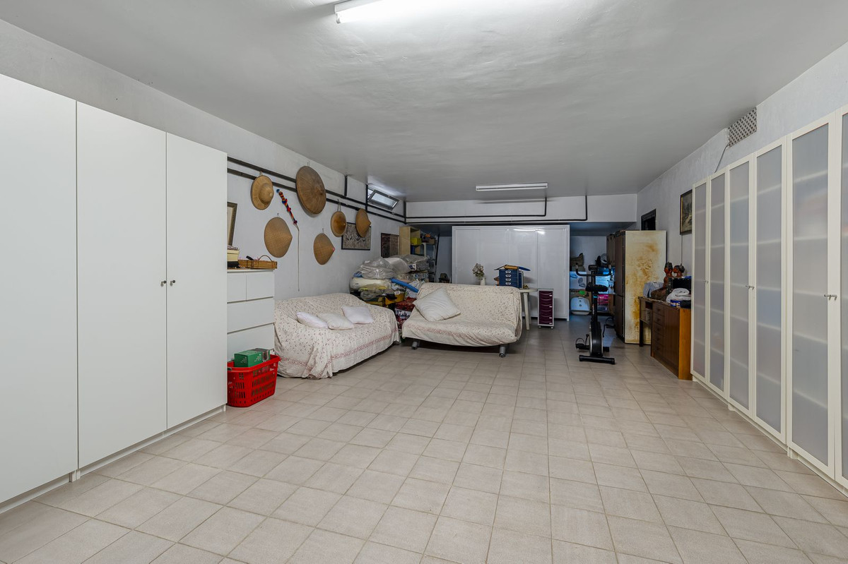 4 Bed Townhouse for sale in The Golden Mile Costa Del Sol, Málaga, Spain
