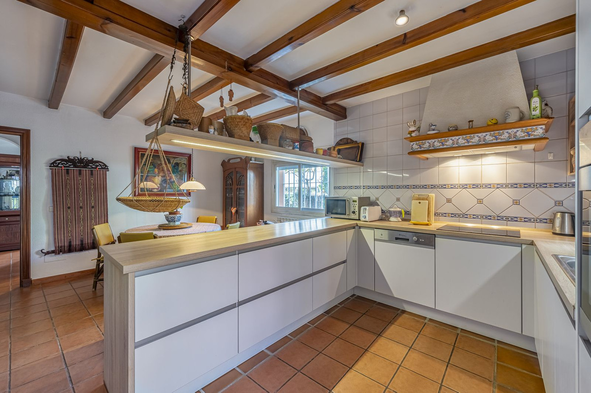 4 Bed Townhouse for sale in The Golden Mile Costa Del Sol, Málaga, Spain