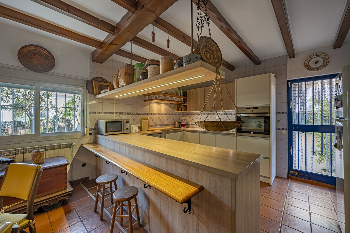 4 Bed Townhouse for sale in The Golden Mile Costa Del Sol, Málaga, Spain