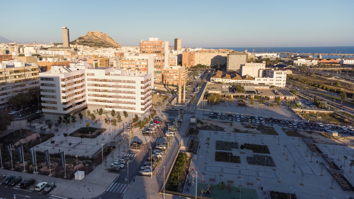 Se vende Apartamento Planta Media de 3 dormitorios en Costa Blanca, Alicante, España