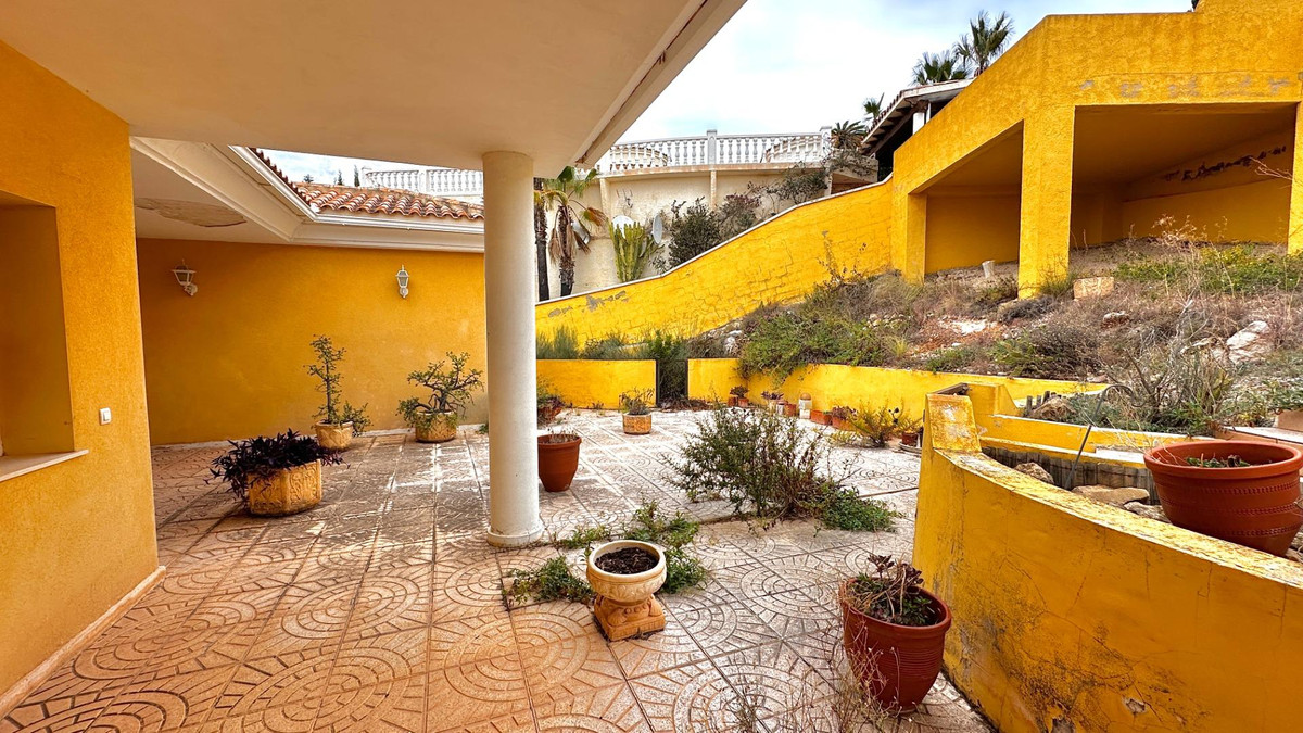 5 Bed Townhouse for sale in Altea Costa Blanca, Alicante, Spain