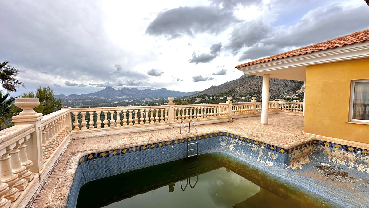 5 Bed Townhouse for sale in Altea Costa Blanca, Alicante, Spain