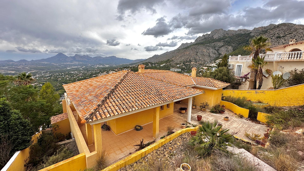 5 Bed Townhouse for sale in Altea Costa Blanca, Alicante, Spain