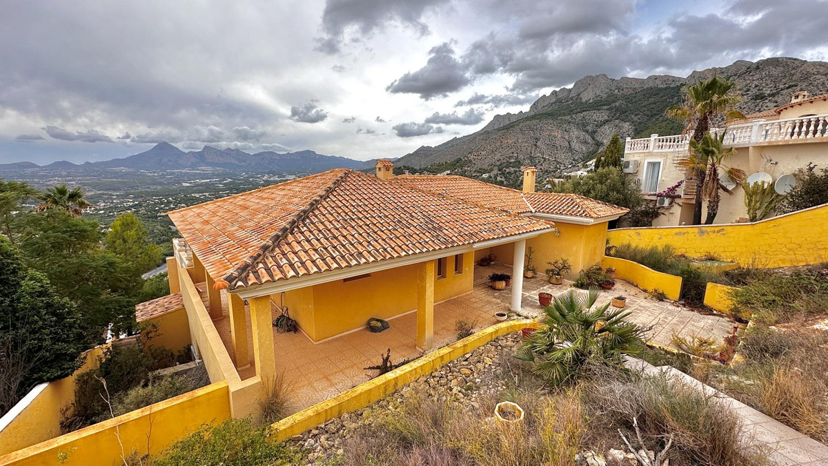 5 Bed Townhouse for sale in Altea Costa Blanca, Alicante, Spain