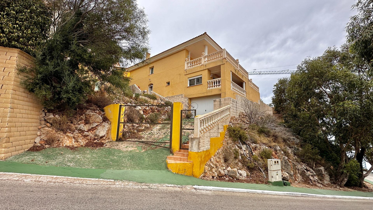5 Bed Townhouse for sale in Altea Costa Blanca, Alicante, Spain