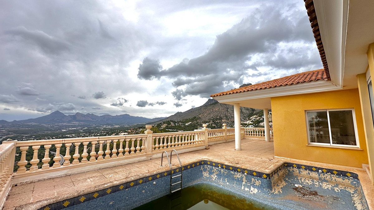 5 Bed Townhouse for sale in Altea Costa Blanca, Alicante, Spain
