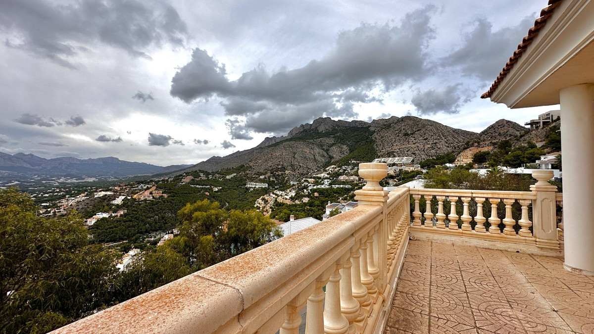 5 Bed Townhouse for sale in Altea Costa Blanca, Alicante, Spain