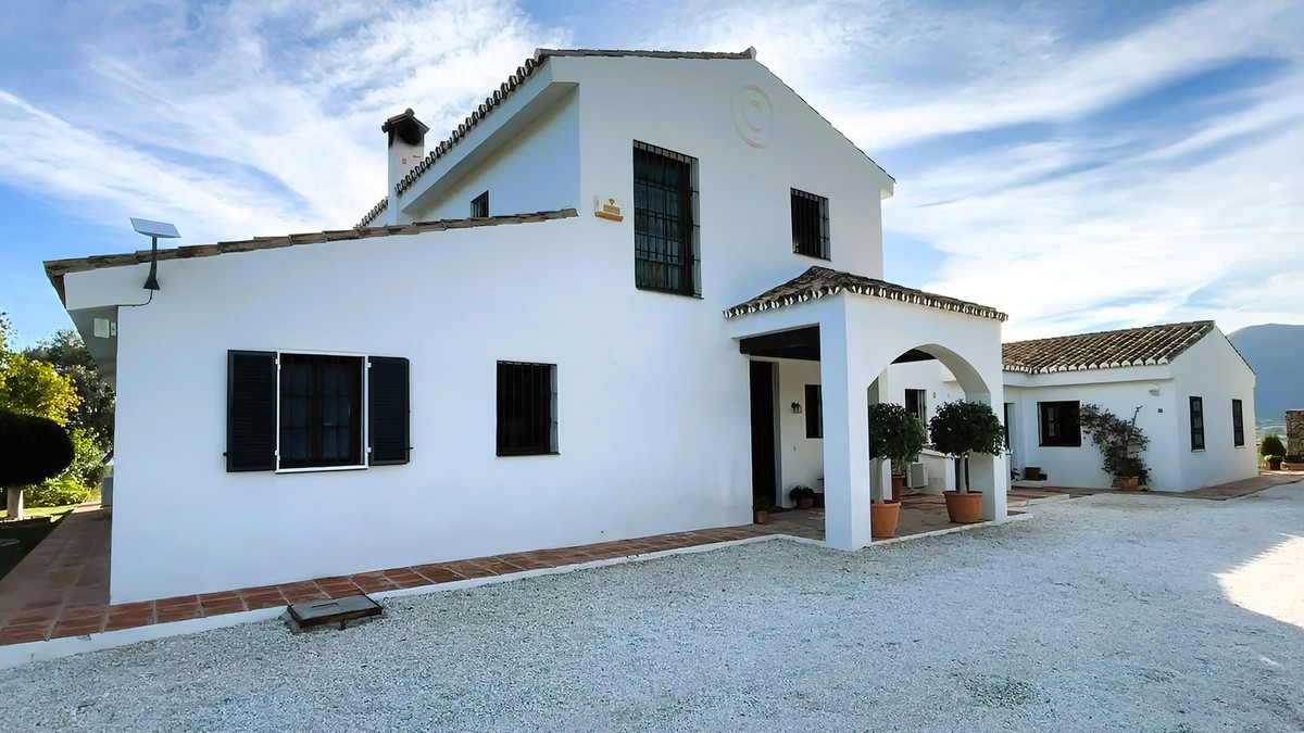4 Bed Townhouse for sale in La Cala De Mijas Costa Del Sol, Málaga, Spain