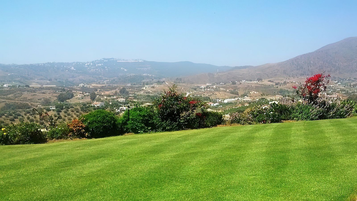 4 Bed Townhouse for sale in La Cala De Mijas Costa Del Sol, Málaga, Spain