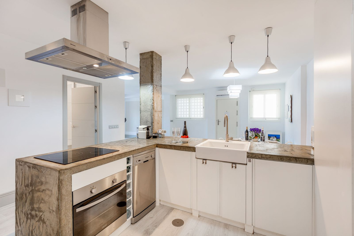 2 Bed Apartment for sale in Nueva Andalucía Costa Del Sol, Málaga, Spain