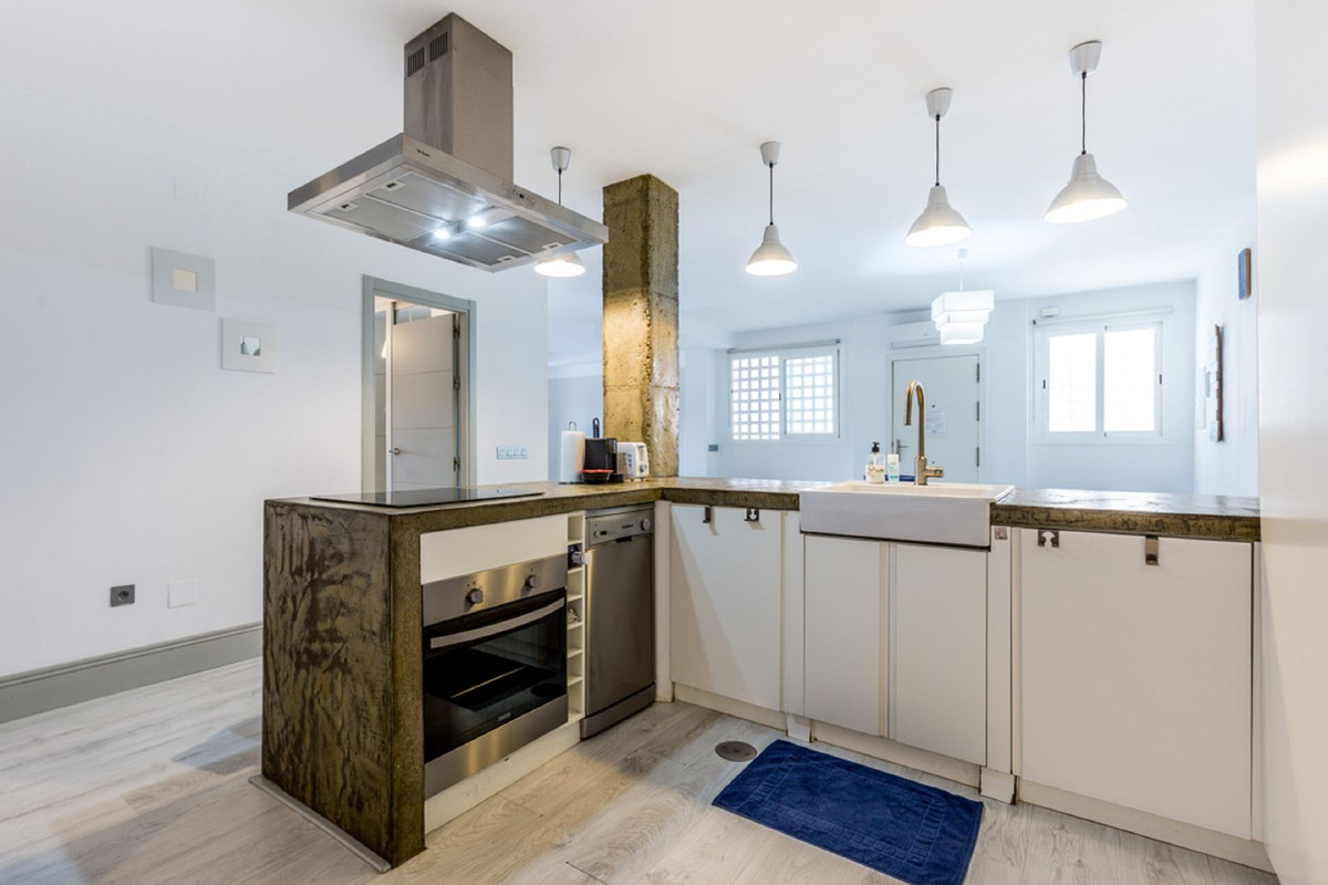 2 Bed Apartment for sale in Nueva Andalucía Costa Del Sol, Málaga, Spain