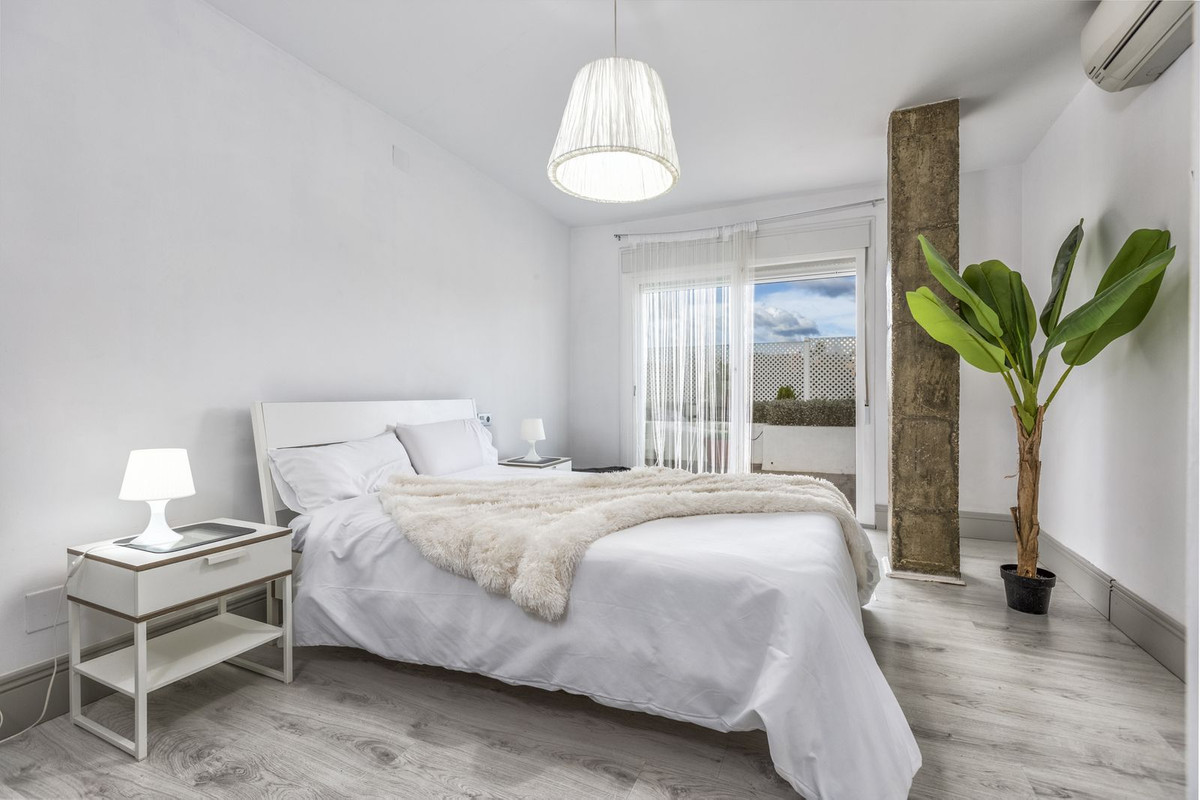 2 Bed Apartment for sale in Nueva Andalucía Costa Del Sol, Málaga, Spain