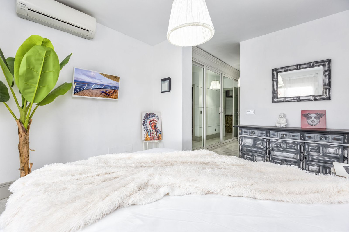 2 Bed Apartment for sale in Nueva Andalucía Costa Del Sol, Málaga, Spain