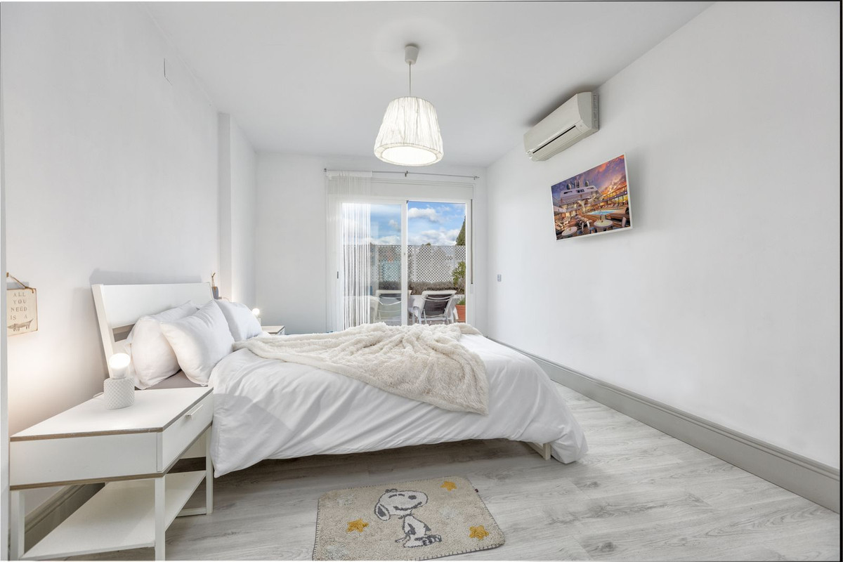 2 Bed Apartment for sale in Nueva Andalucía Costa Del Sol, Málaga, Spain
