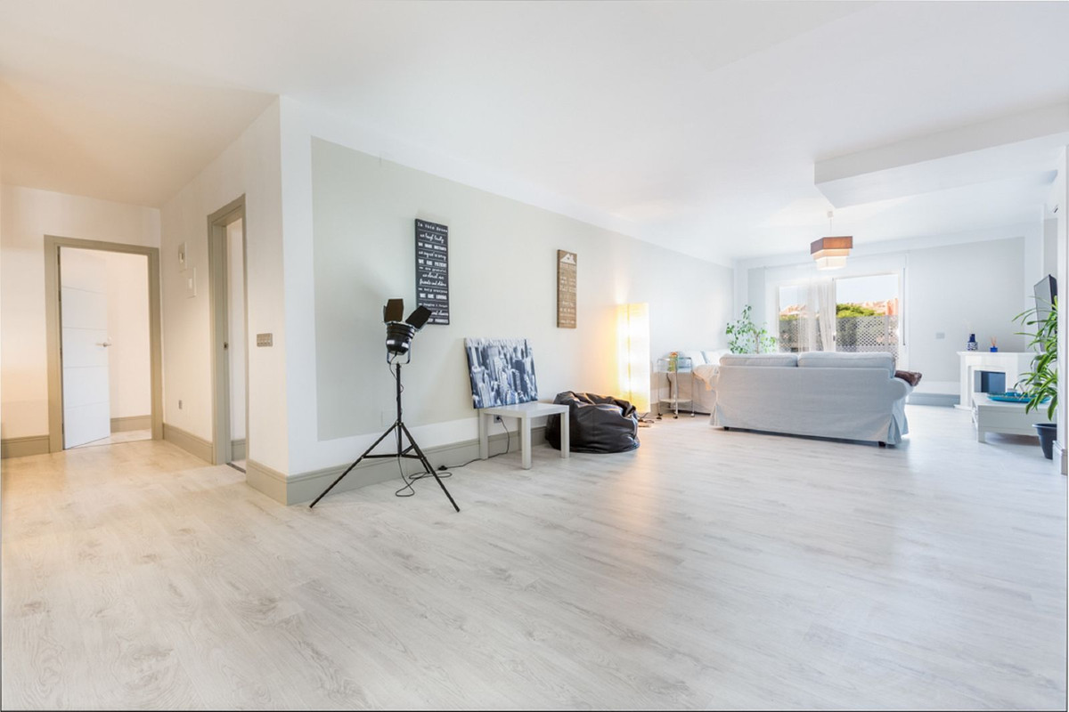 2 Bed Apartment for sale in Nueva Andalucía Costa Del Sol, Málaga, Spain